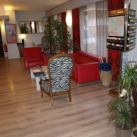 Logis La Caravelle Hotel