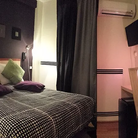 Hotel Logis La Caravelle 3*