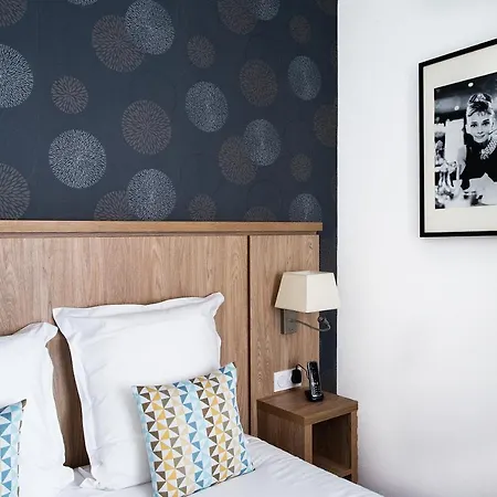 Logis La Caravelle Hotel 3*