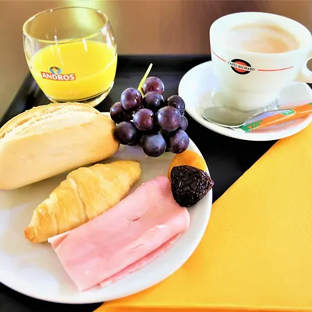 Logis La Caravelle 酒店 3*