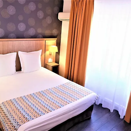 Logis La Caravelle Hotel